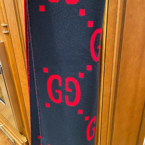 *Authentic* jacquard wool silk scarf - Picture 2 of 3